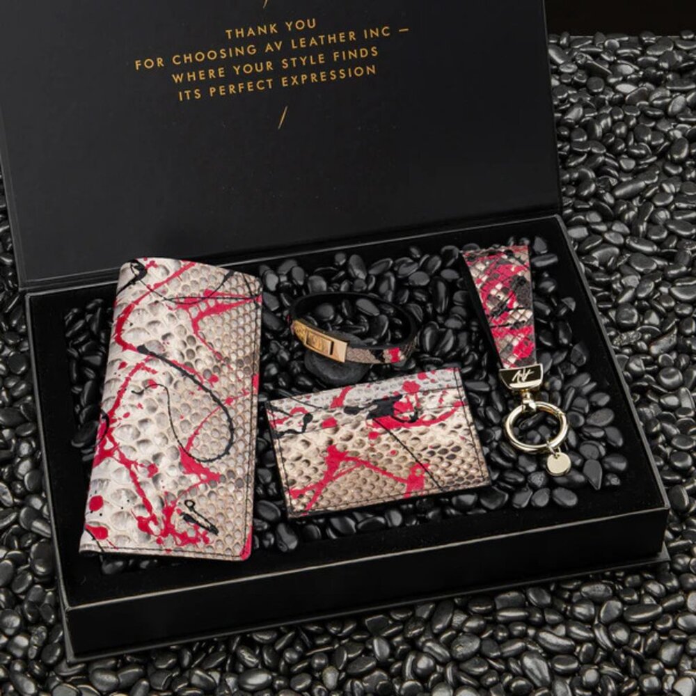 Exclusive Python Leather Gift Set – Premium Feel - Red Rampage Color - Picture 5 of 5